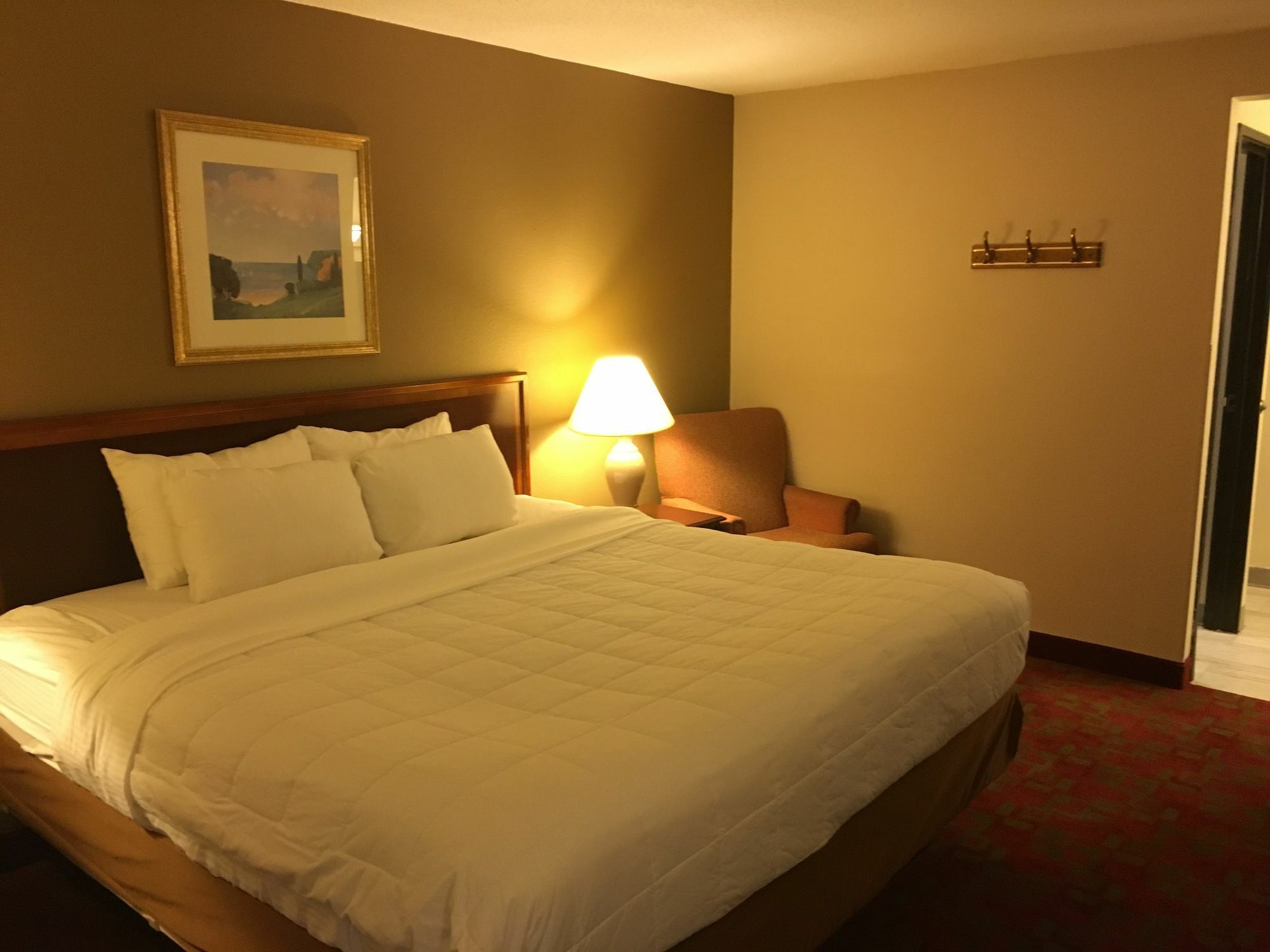 Quality Inn & Suites Milwaukee Exterior photo